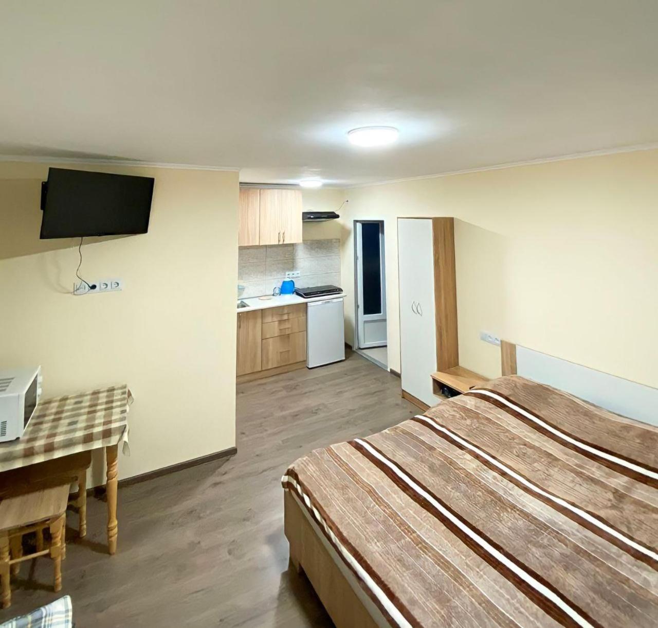 Petite Apartment *